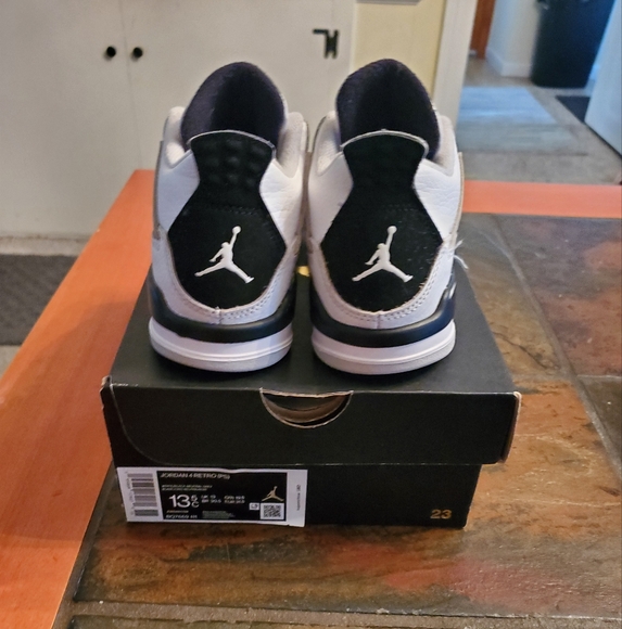 SOLD Jordan 4 Retro Black Military PS Size 13.5C - Picture 4 of 7